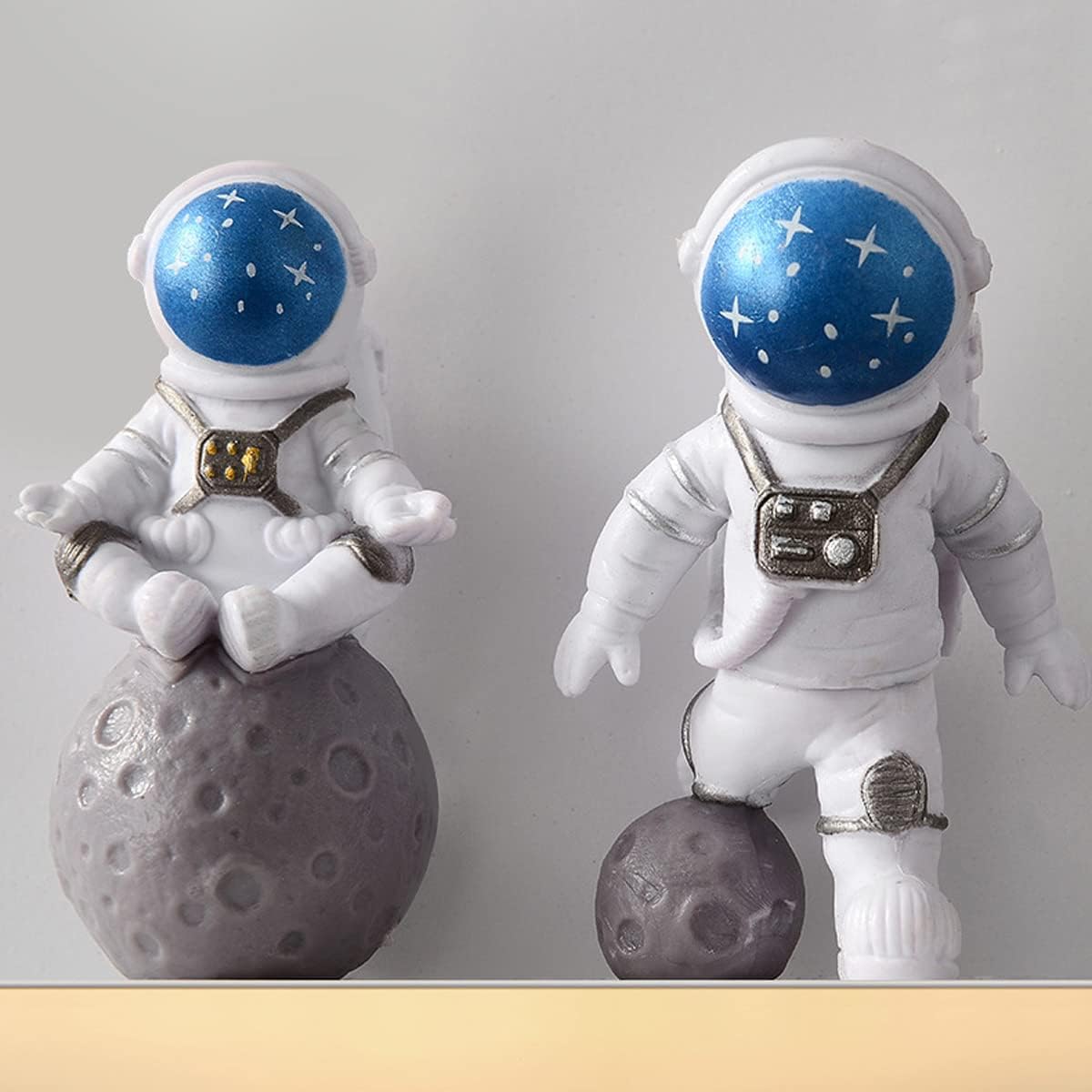 Astronaut Wall Lamp - Image 3