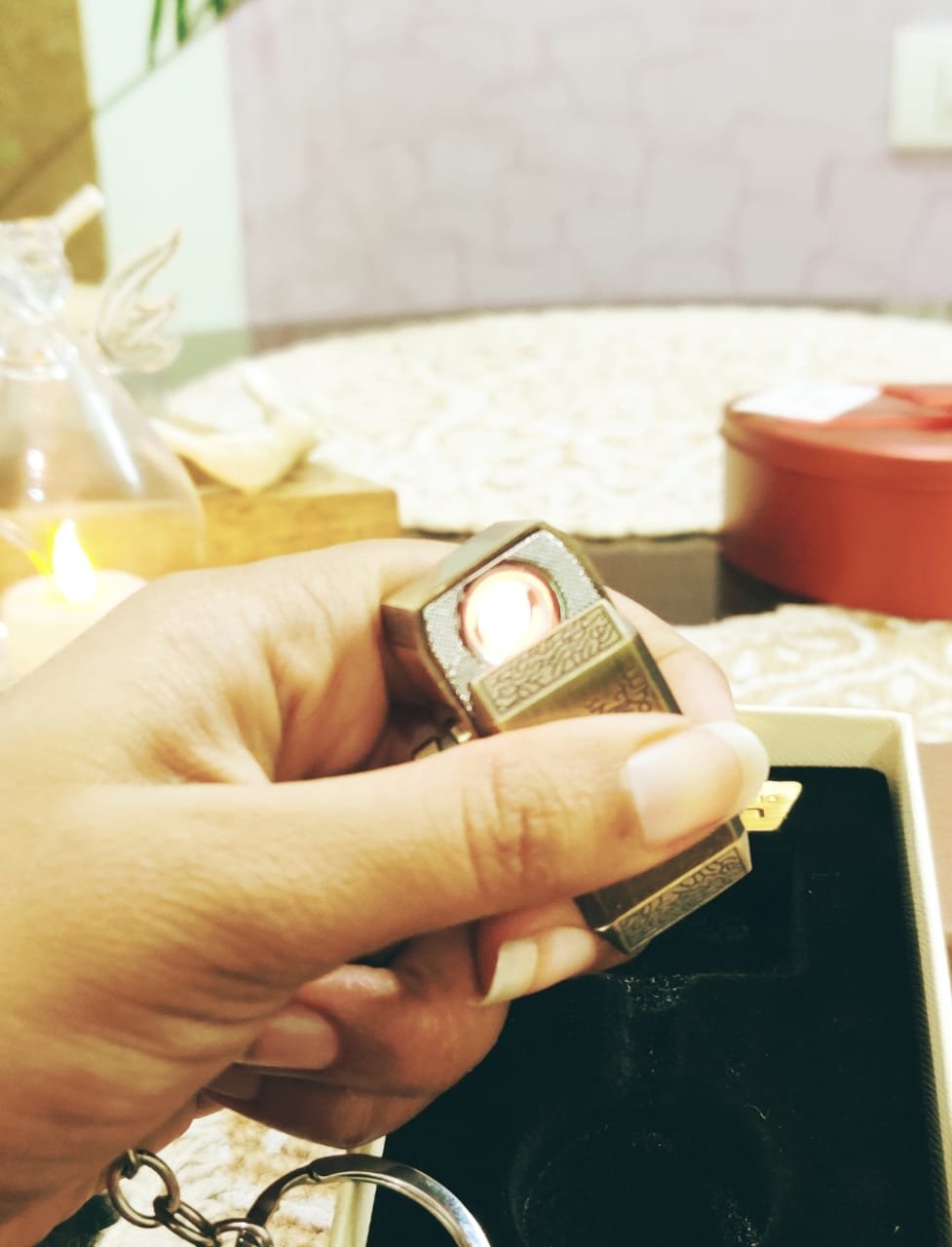 Geekmonkey Hammer Shaped Electric Lighter Keychain - Image 4